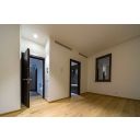 original_1732196728_villa-riviera-appartement-entrance-compressor.jpg
