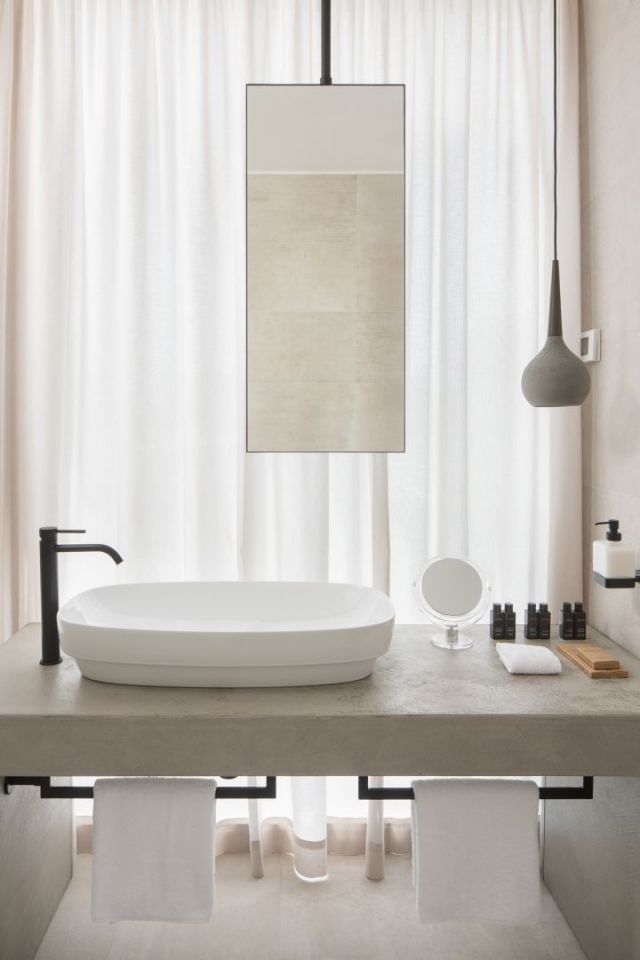 original_1680878467_bathroom-detail.jpg
