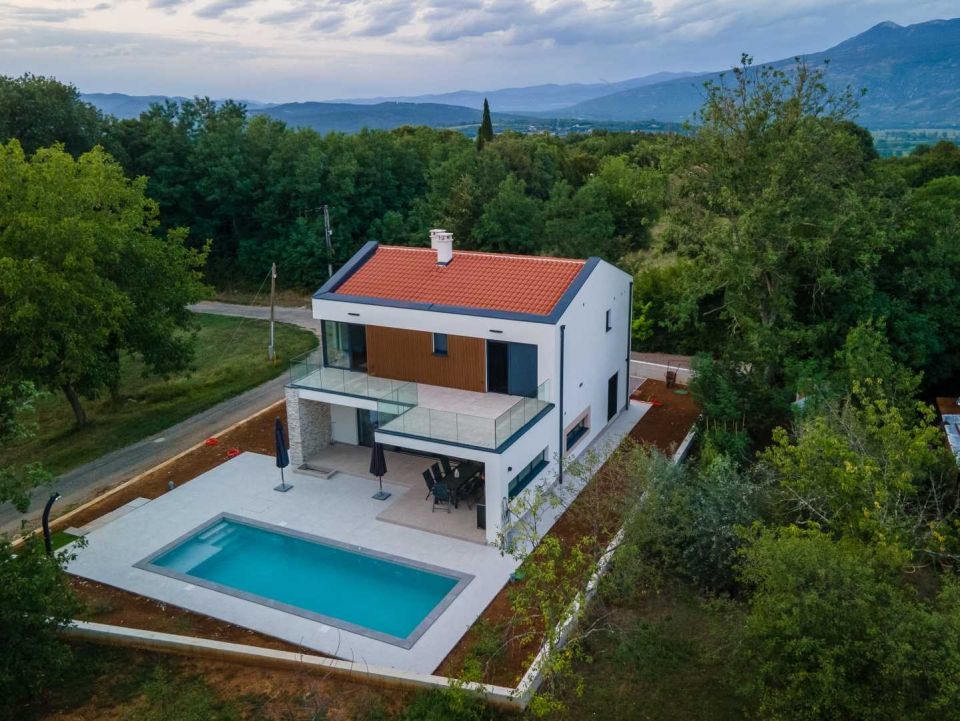 original_1755780655_istra-labin-suvremeno-dizajnirana-kuca-s-bazenom-5.jpg