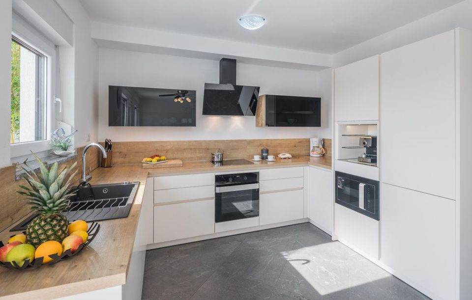 original_1658768122_cim477_kitchen_01.jpg
