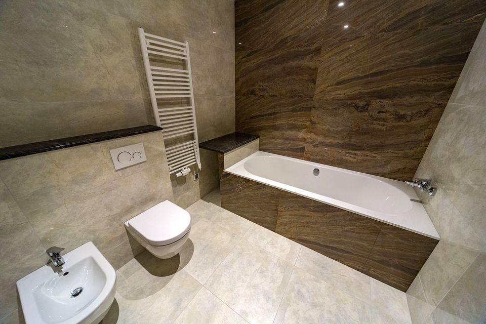 original_1732196733_villa-riviera-bathroom-2-compressor.jpg