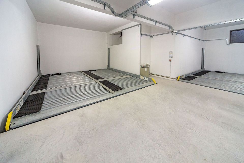 original_1732196744_villa-riviera-garage-1-compressor.jpg