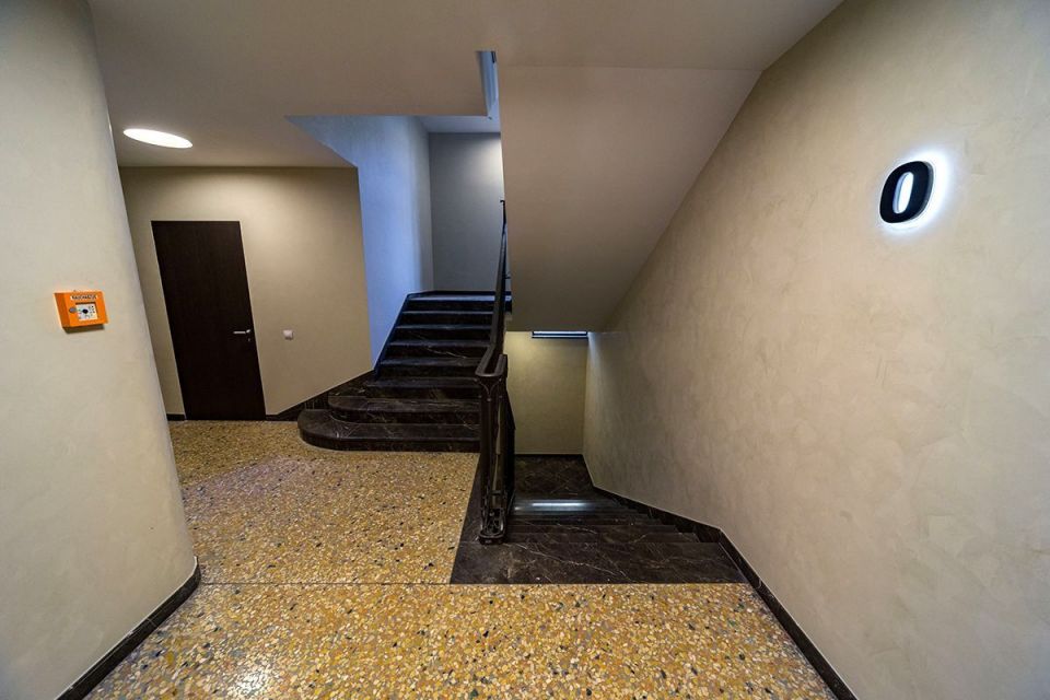 original_1732201289_villa-riviera-stairs-2-compressor.jpg