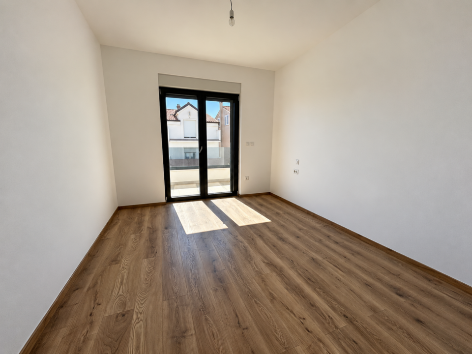 original_1791188668_sunlit-minimal-room-with-glass-door.png