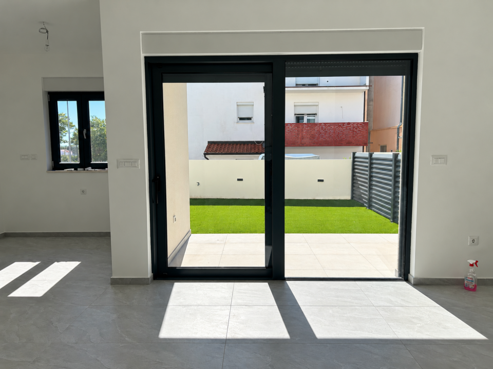original_1791188750_sunlit-modern-room-with-garden-view.png
