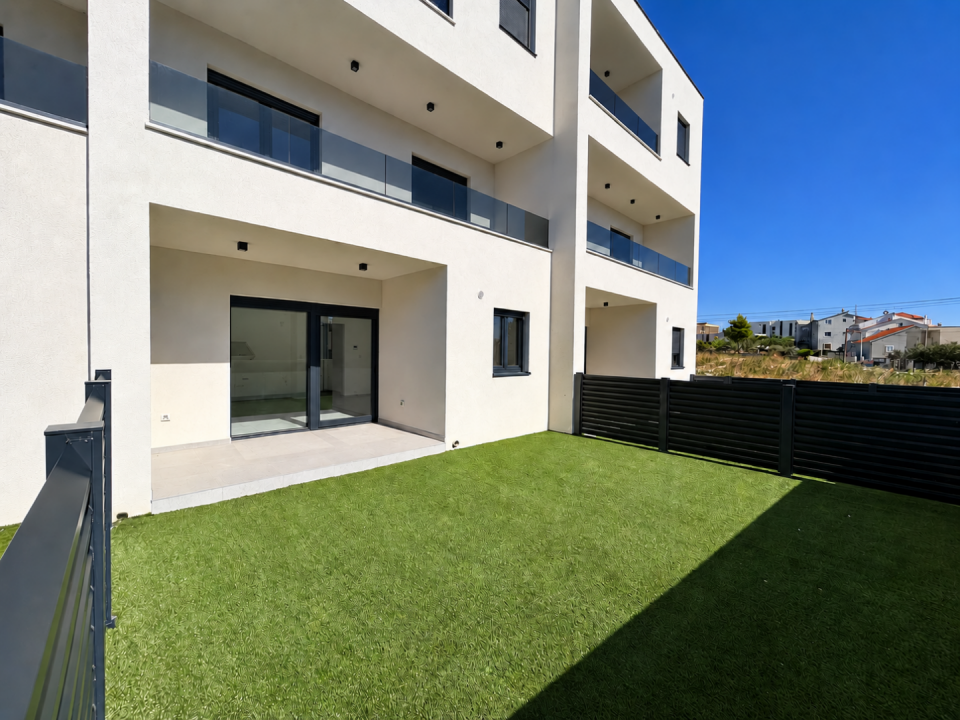 original_1791193933_modern-home-with-glass-balconies-and-turf.png