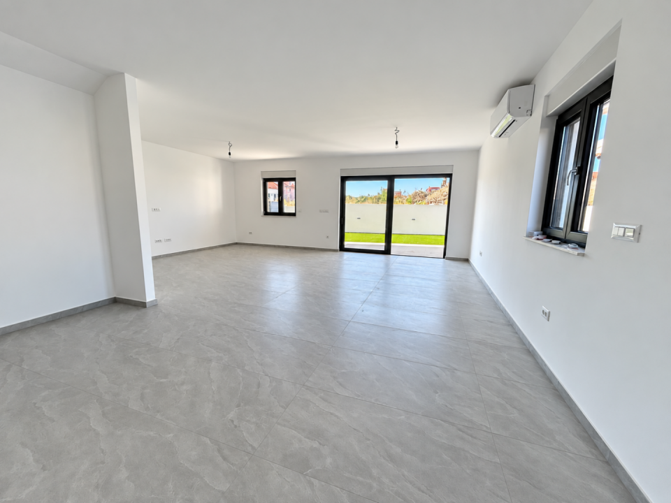 original_1790936255_bright-modern-empty-apartment-interior.png