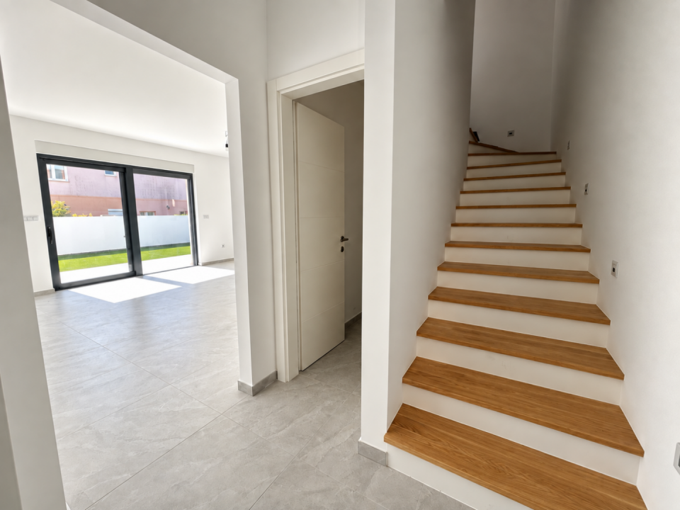 original_1790938567_minimalist-oak-stairway-and-sunlit-hallway.png