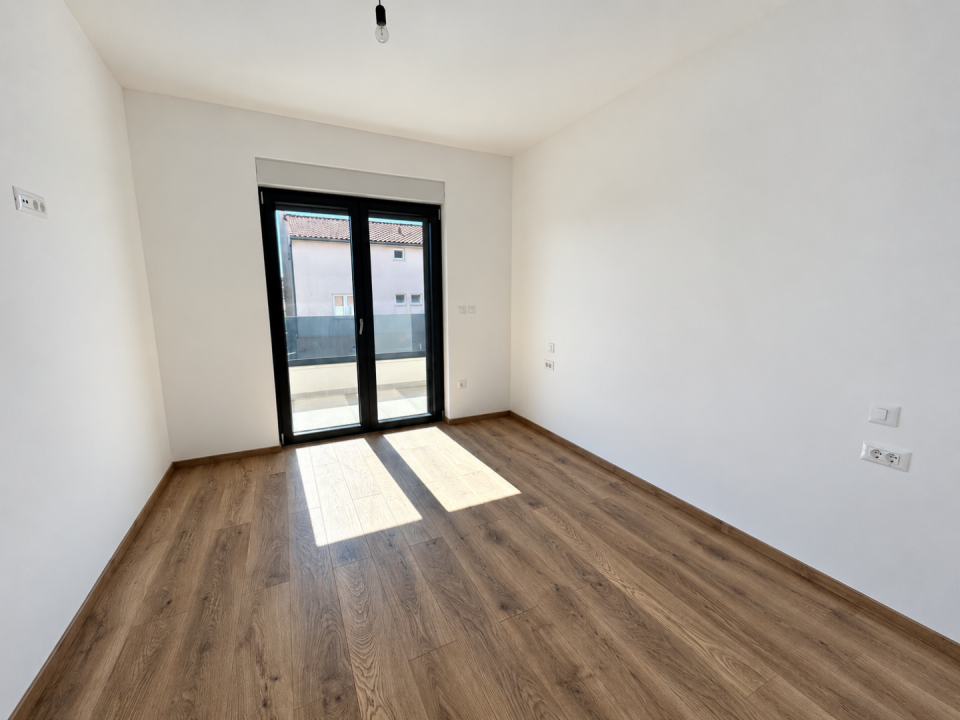 original_1790938674_sunlit-minimalist-room-with-glass-doors.png