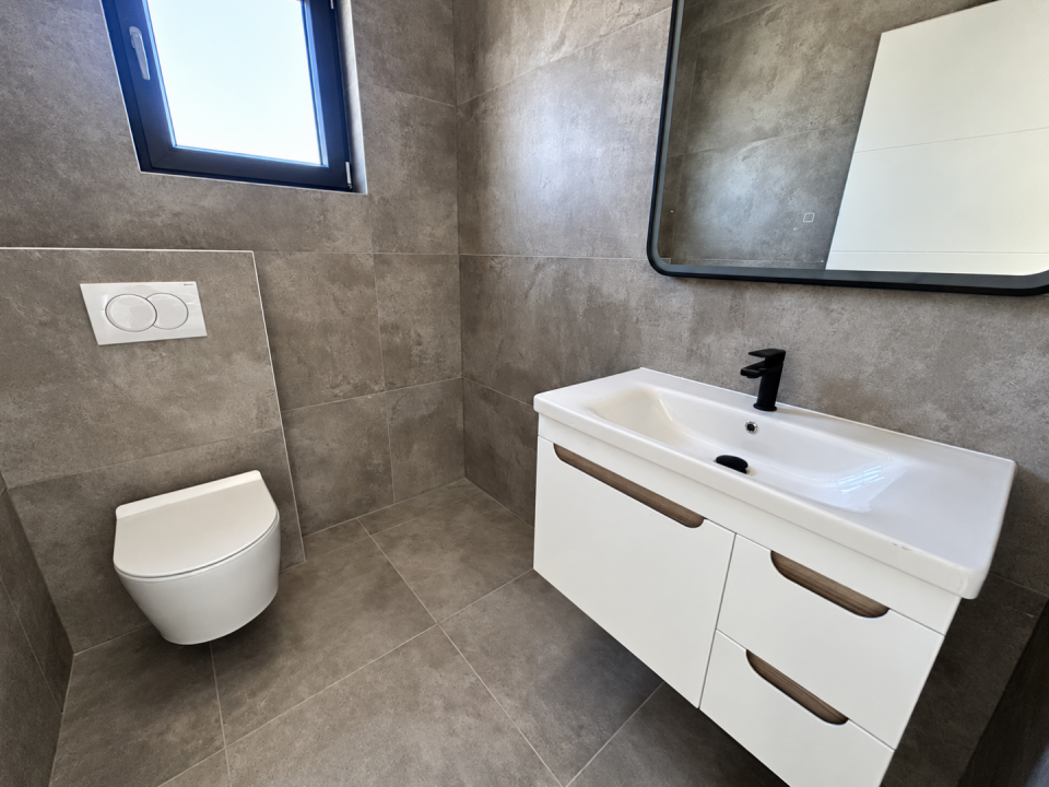 original_1791193050_modern-gray-tile-bathroom.png