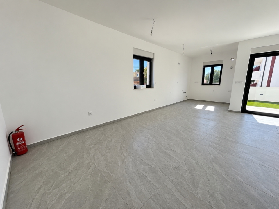 original_1791193098_modern-unfinished-apartment-interior.png