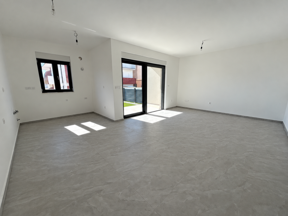 original_1791193125_sunlit-minimalist-apartment-interior.png