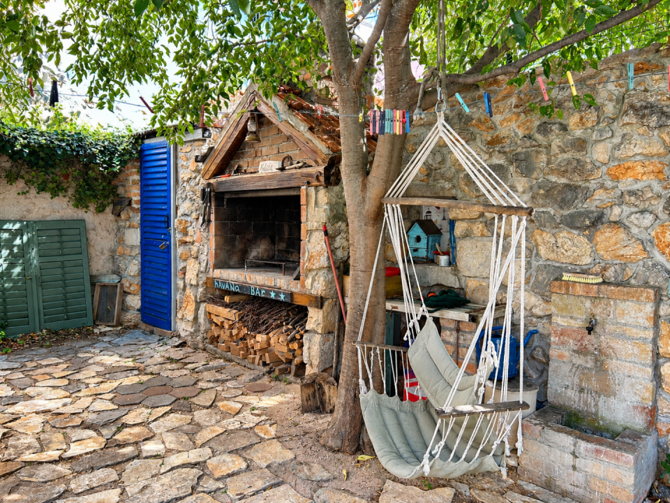 original_1790929584_rustic-havana-bar-courtyard-retreat.png