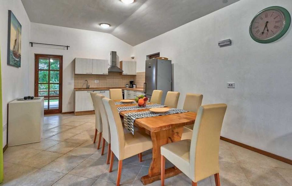 original_1738071436_cld607_kitchen_01.jpg