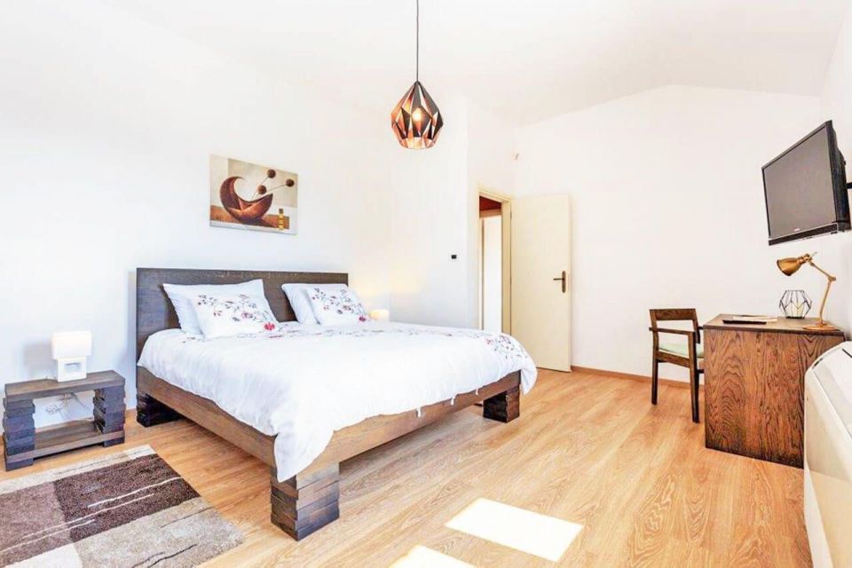 original_1738156751_villa-with-pool-room.jpg