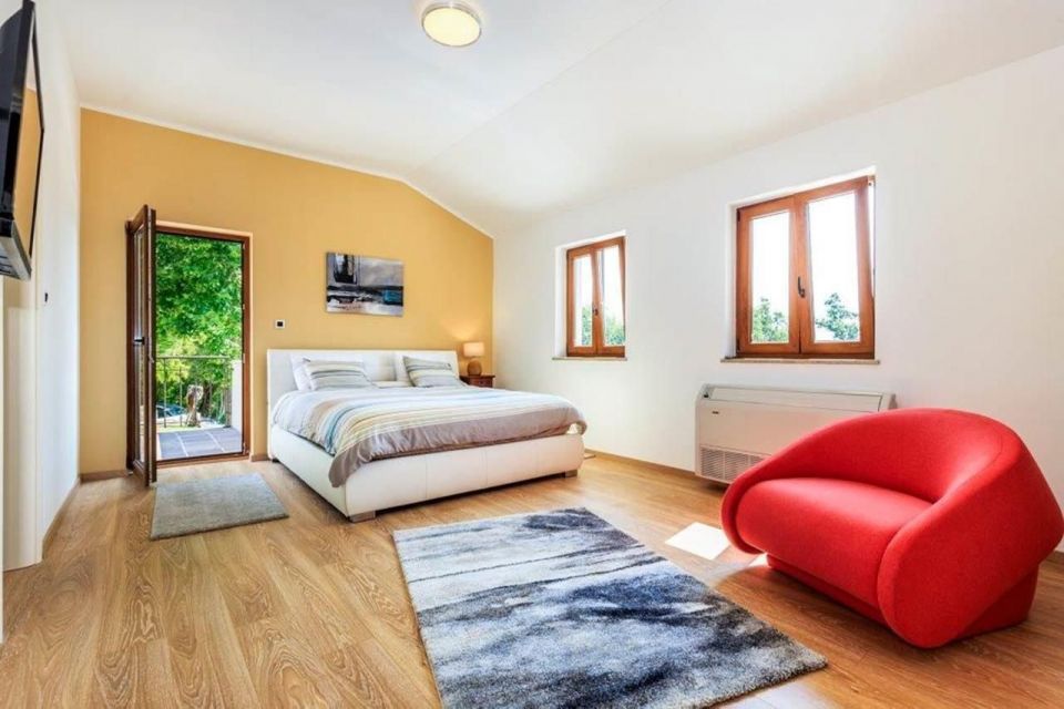 original_1738156753_bedroom-in-villa-marron.jpg