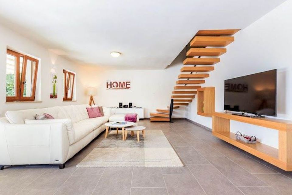 original_1738156795_tv-room.jpg