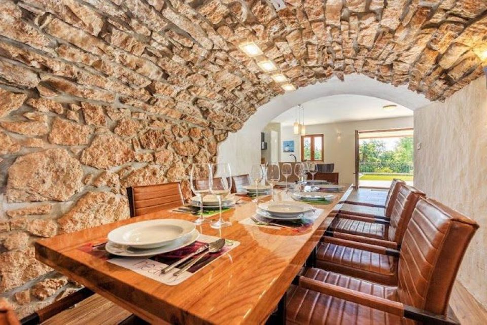original_1738156802_dining-area.jpg