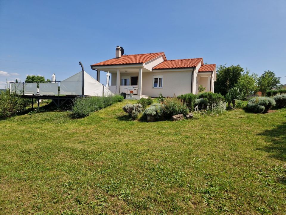 original_1749557878_motovun-okolica-uredena-prizemnica-s-velikom-okucnicom-51.jpg