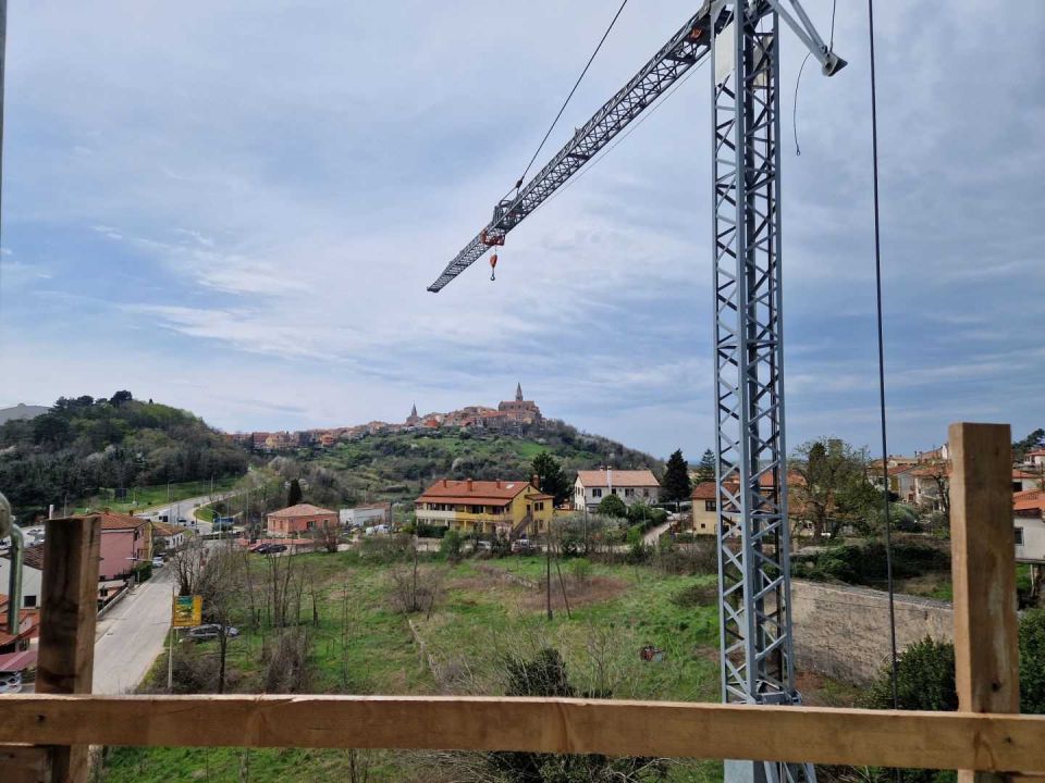 original_1744019546_istra-buje-ekskluzivan-penthouse-s-panoramskim-pogledom-na-more-i-grad-buje.jpg