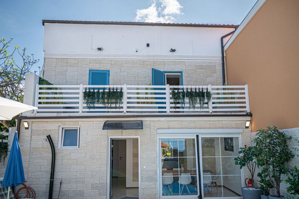 original_1745615534_kuca-porec-prodaja-dux-1.jpg