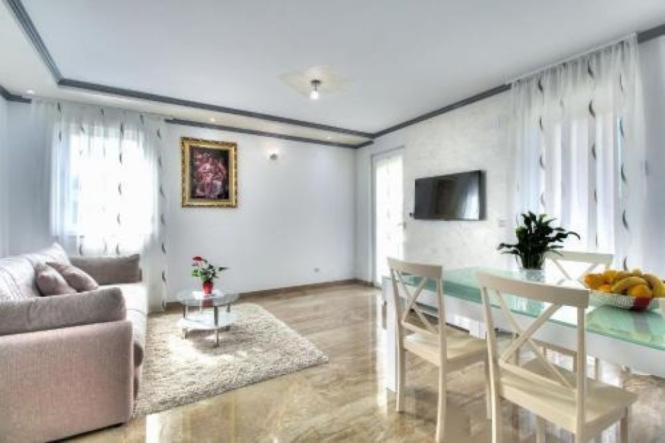 original_1777548442_apartments-riccardo-servicios-c7e45b7.jpg