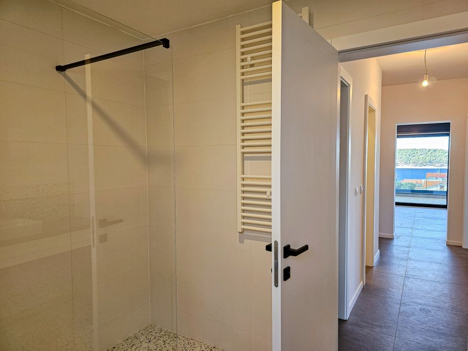 original_1778164363_rab-barbat-luxury-apartment-seaview-25.jpg