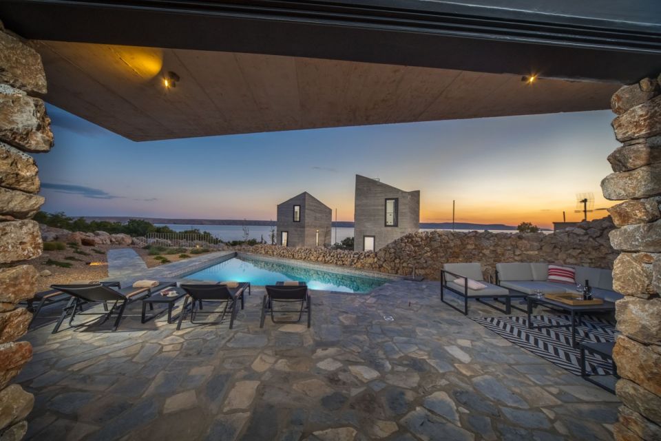 original_1778344286_villa-seafront-croatia-for-sale-10.jpg