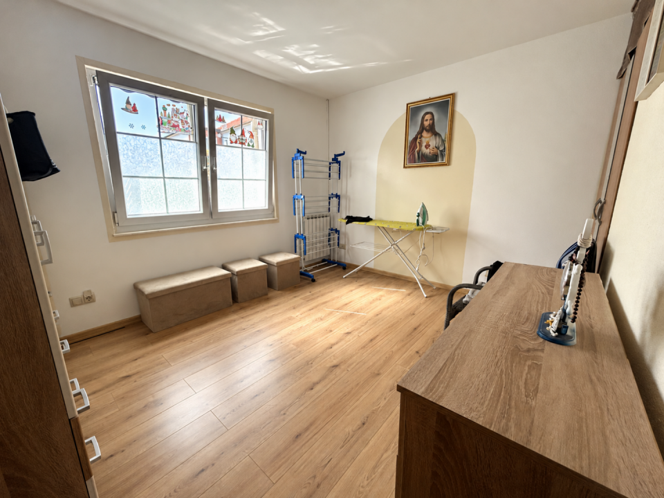 original_1792394649_sunlit-holiday-laundry-room.png