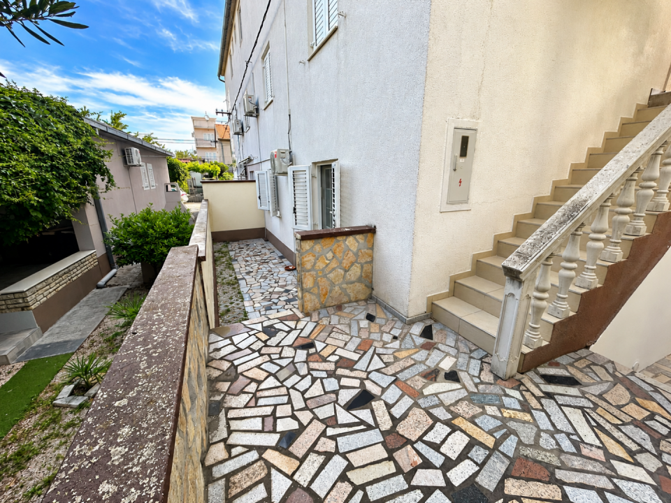 original_1792394661_sunny-mediterranean-stone-courtyard.png