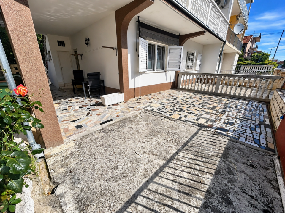 original_1792394672_sunlit-residential-terrace-with-mosaic-flooring.png
