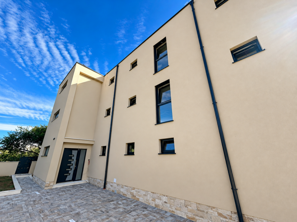 original_1792006891_modern-minimalist-home-under-azure-skies.png