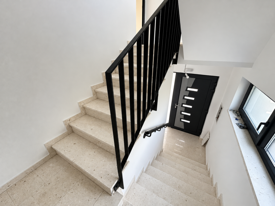 original_1792006913_modern-stone-stairwell-entry.png