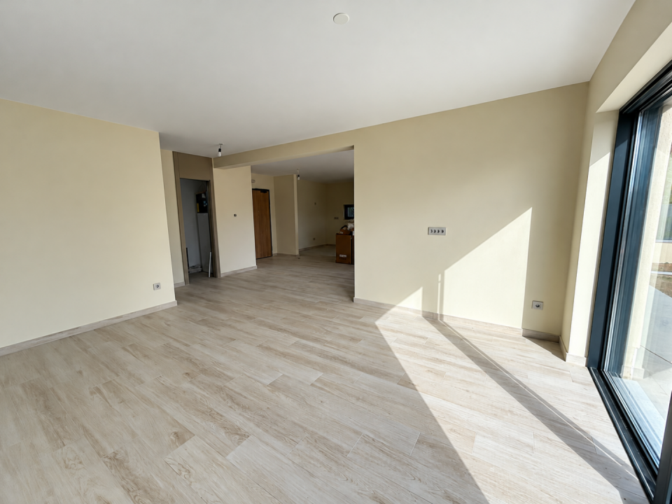 original_1792006989_sunlit-empty-modern-interior.png