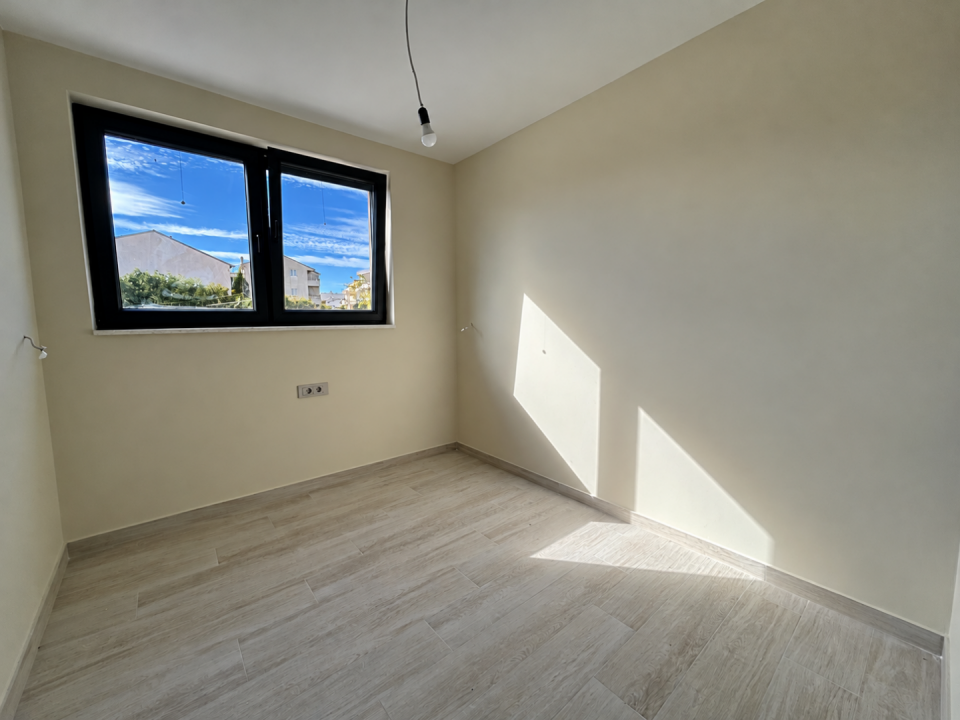 original_1792007007_sunlit-minimalist-room-under-construction.png