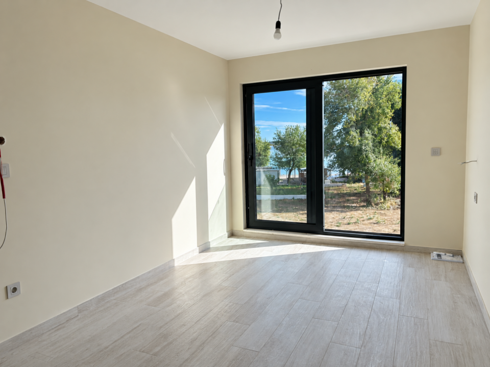 original_1792007188_sunlit-minimal-room-with-garden-view.png