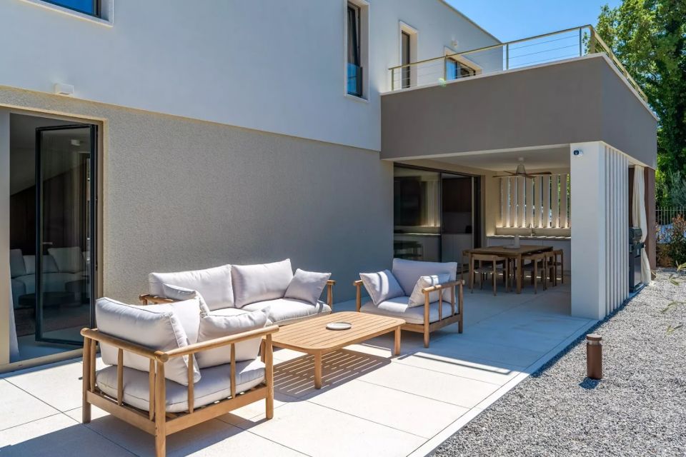 original_1782990196_nareo_villas_10_antonunkovic.jpg
