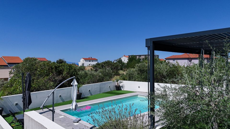 original_1785135802_banjol-modern-villa-with-pool-luxury-8.jpg