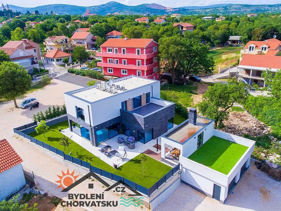 330_cz37.jpg